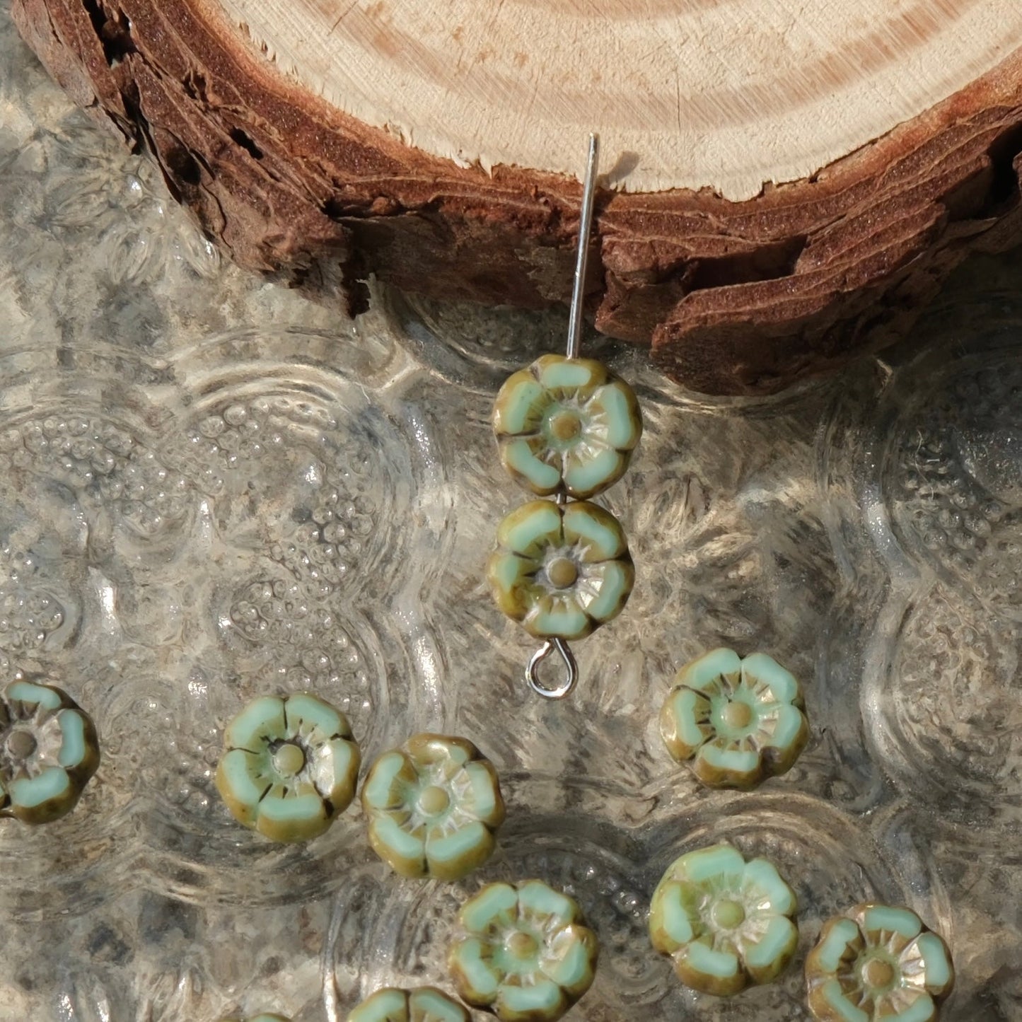 10pcs 7mm Small Czech Glass Beads Hibiscus Flower Beads Vintage Style Beads for Jewelry Making - BEADIFUL